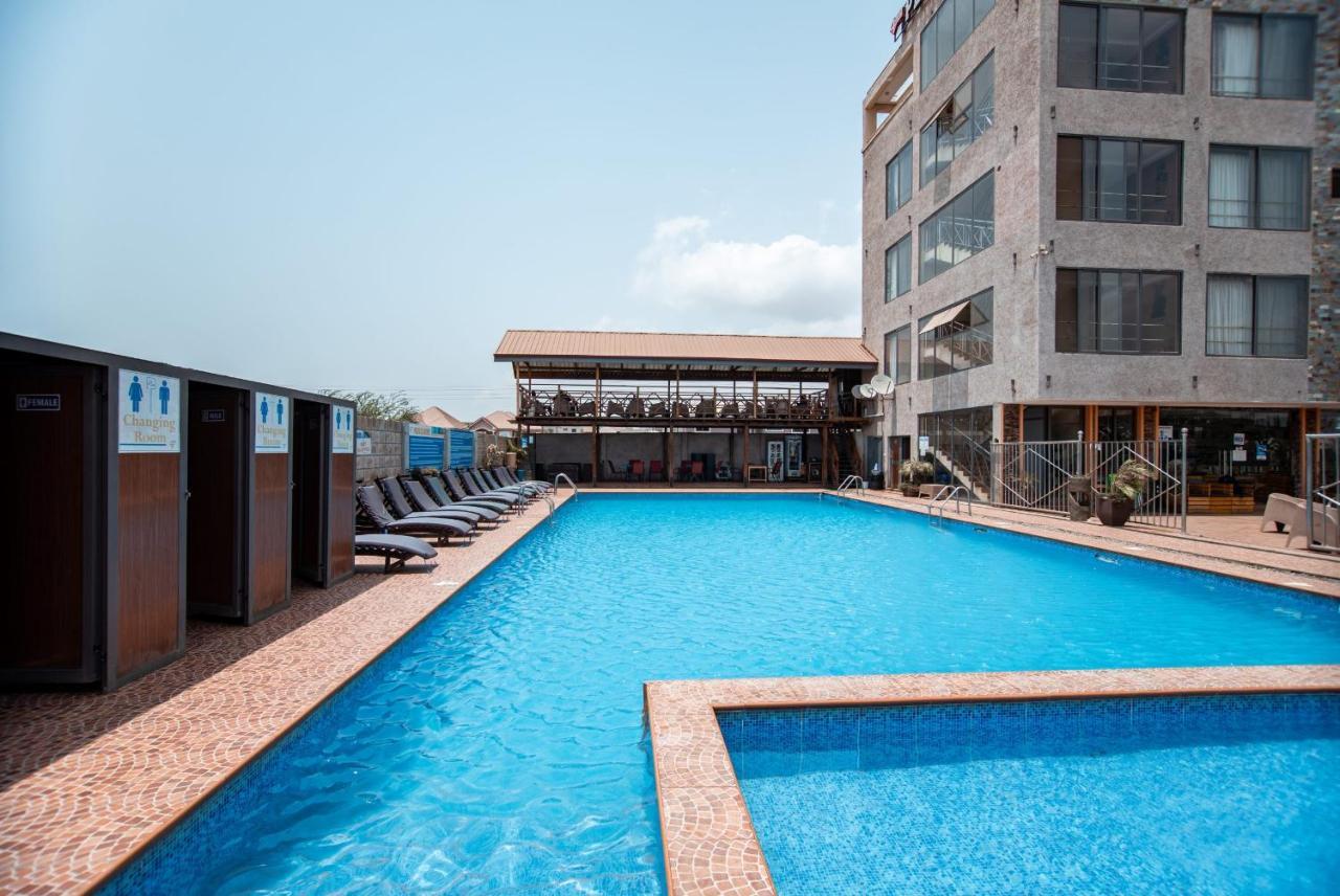 Plus 33 Hotel Nungua Екстер'єр фото
