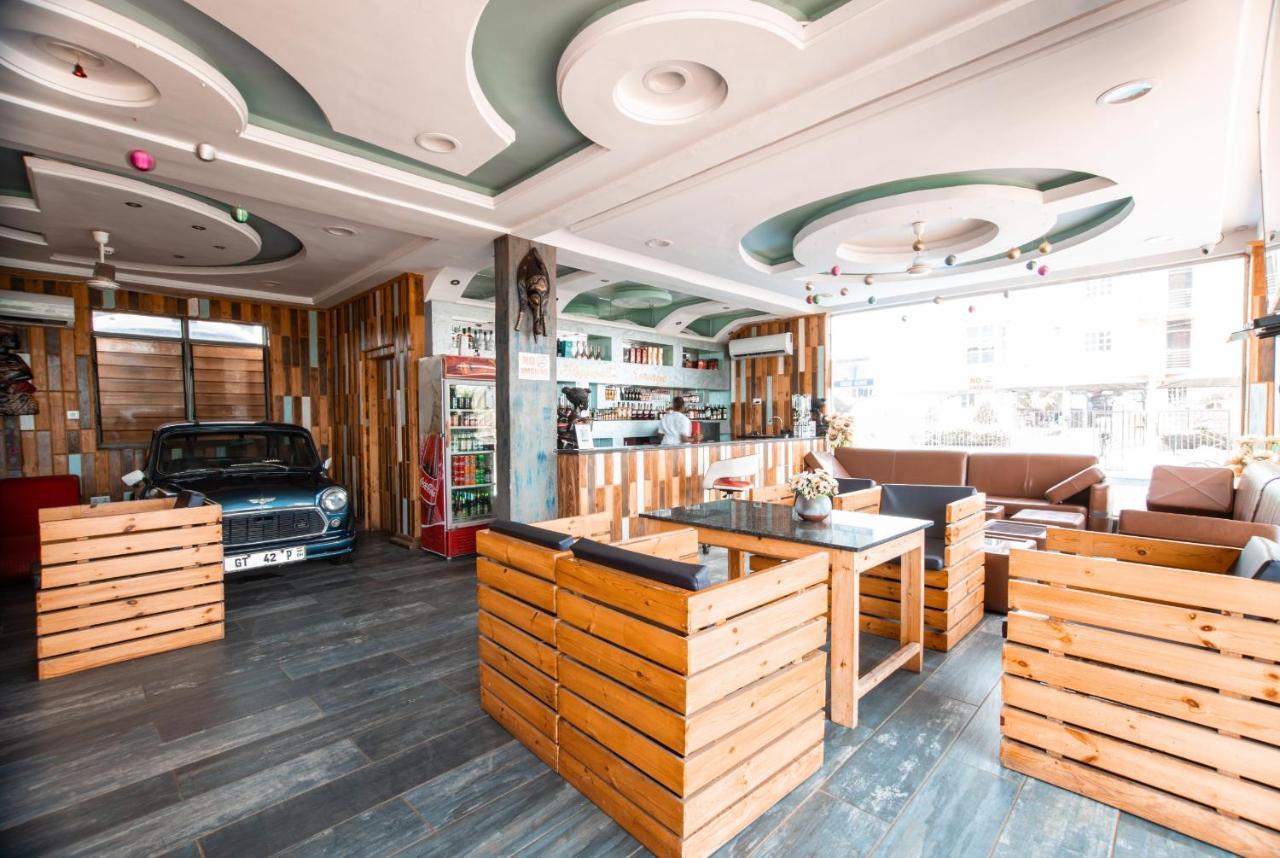 Plus 33 Hotel Nungua Екстер'єр фото