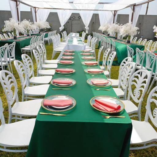 Plus 33 Hotel Nungua Екстер'єр фото