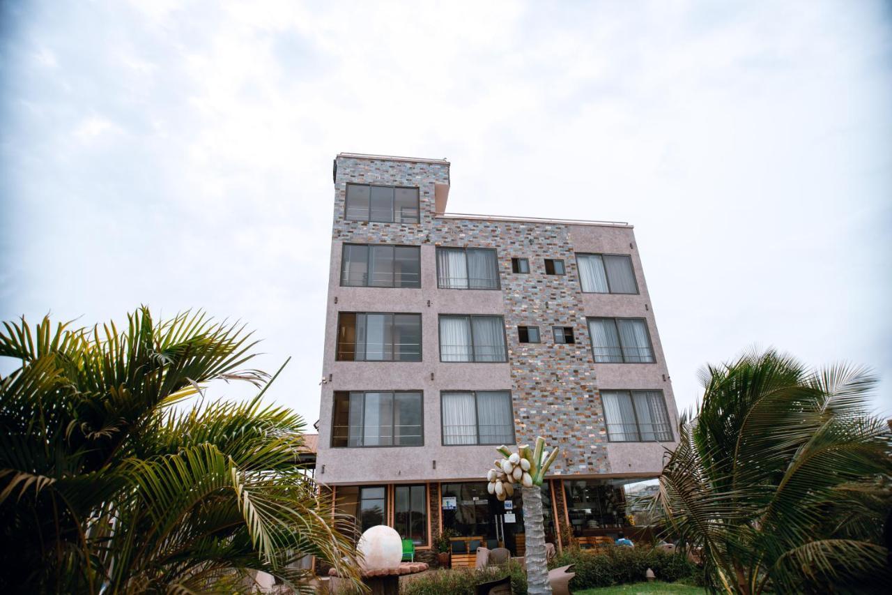 Plus 33 Hotel Nungua Екстер'єр фото