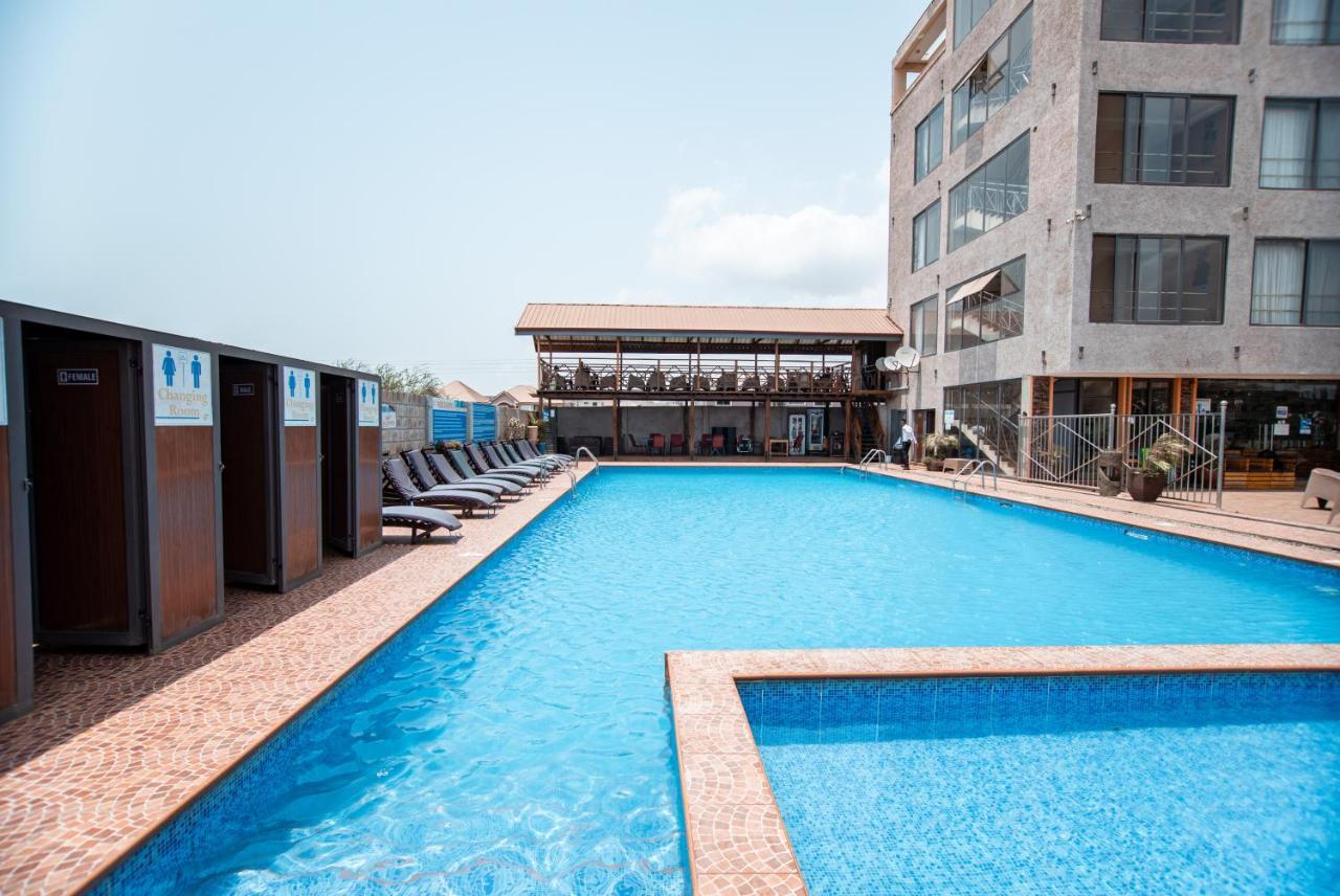 Plus 33 Hotel Nungua Екстер'єр фото