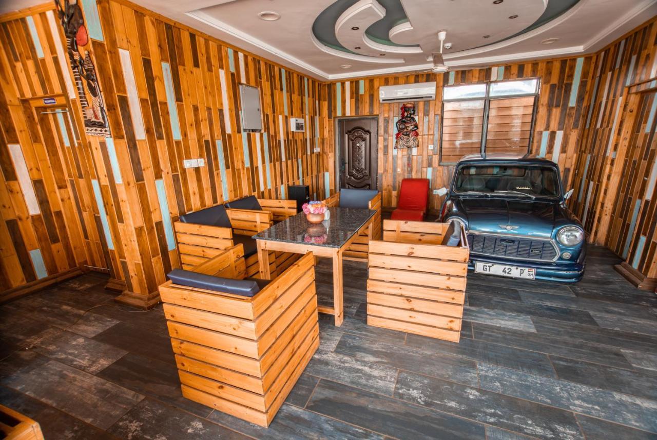 Plus 33 Hotel Nungua Екстер'єр фото