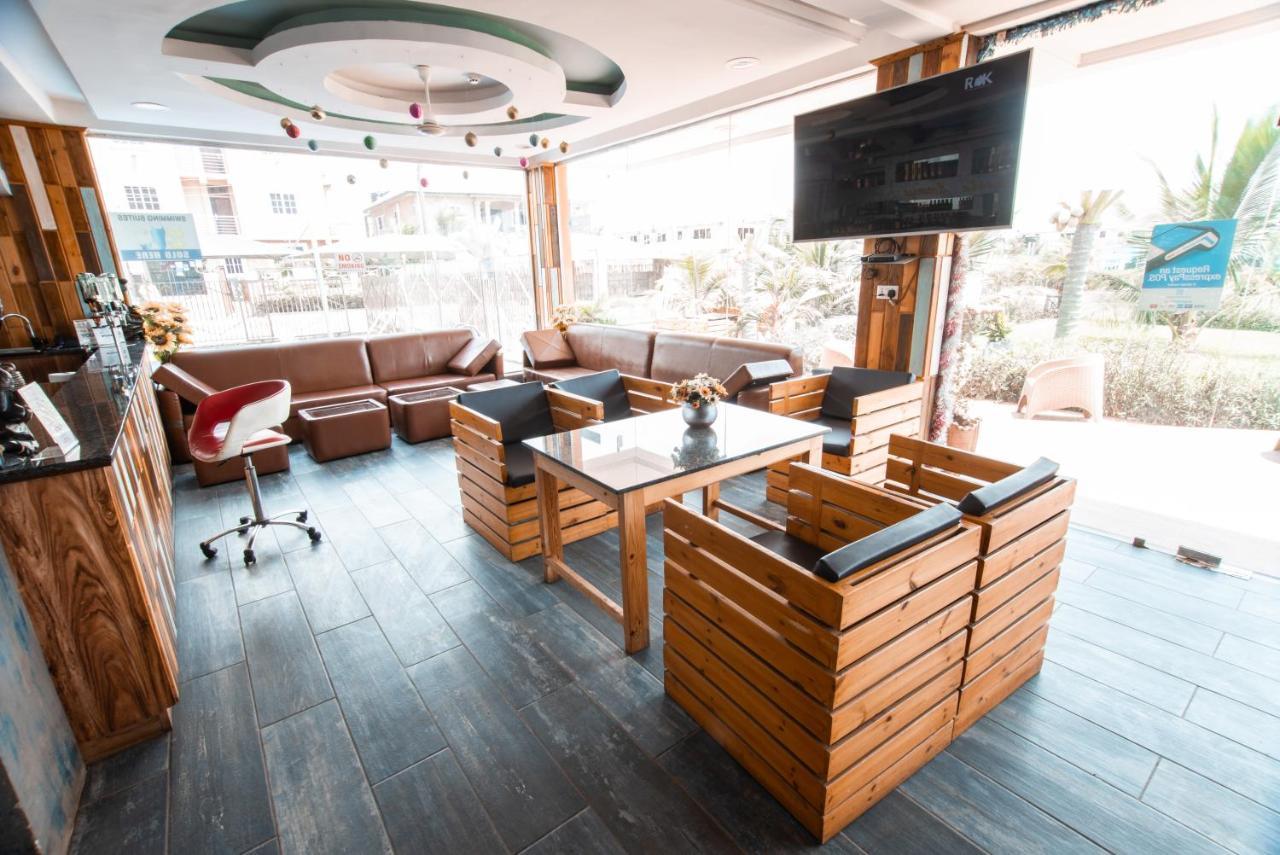 Plus 33 Hotel Nungua Екстер'єр фото