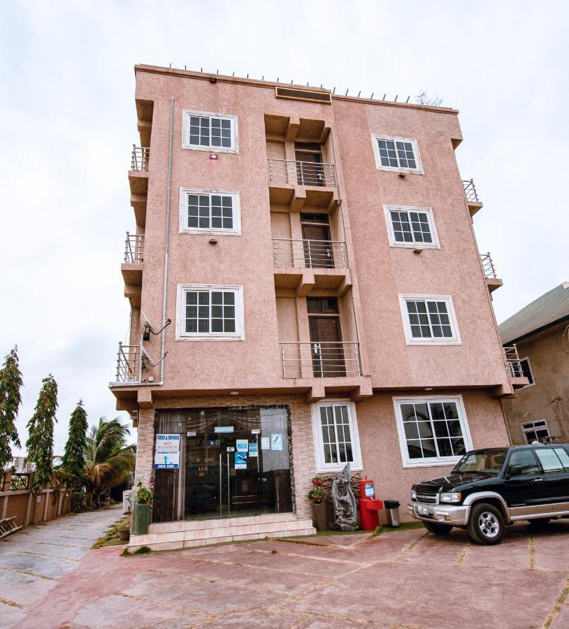 Plus 33 Hotel Nungua Екстер'єр фото