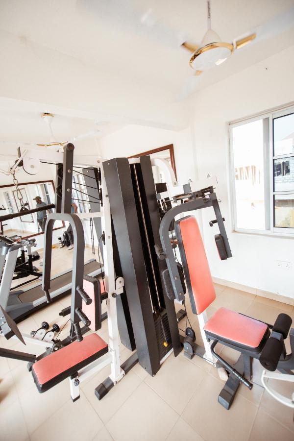 Plus 33 Hotel Nungua Екстер'єр фото