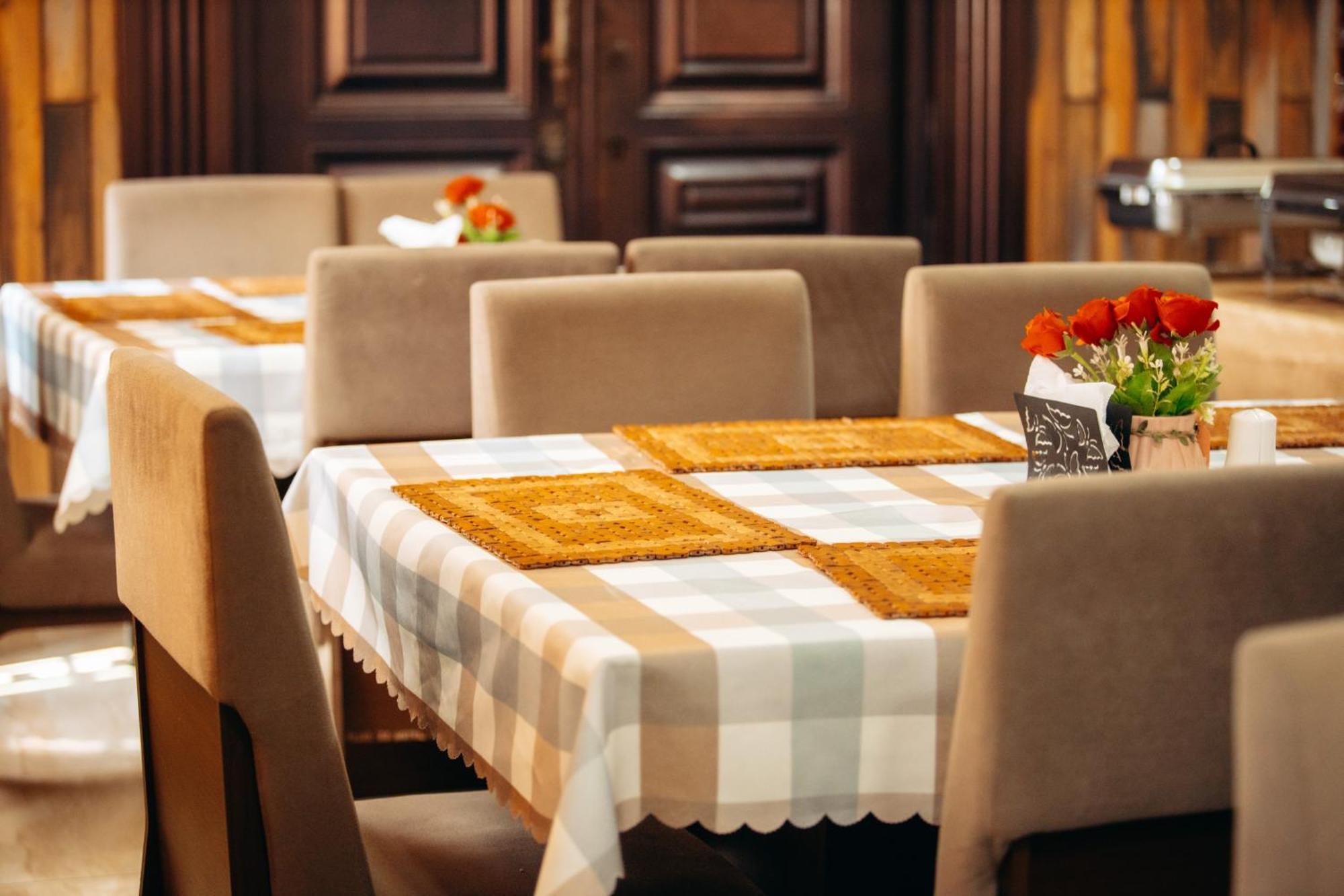Plus 33 Hotel Nungua Екстер'єр фото