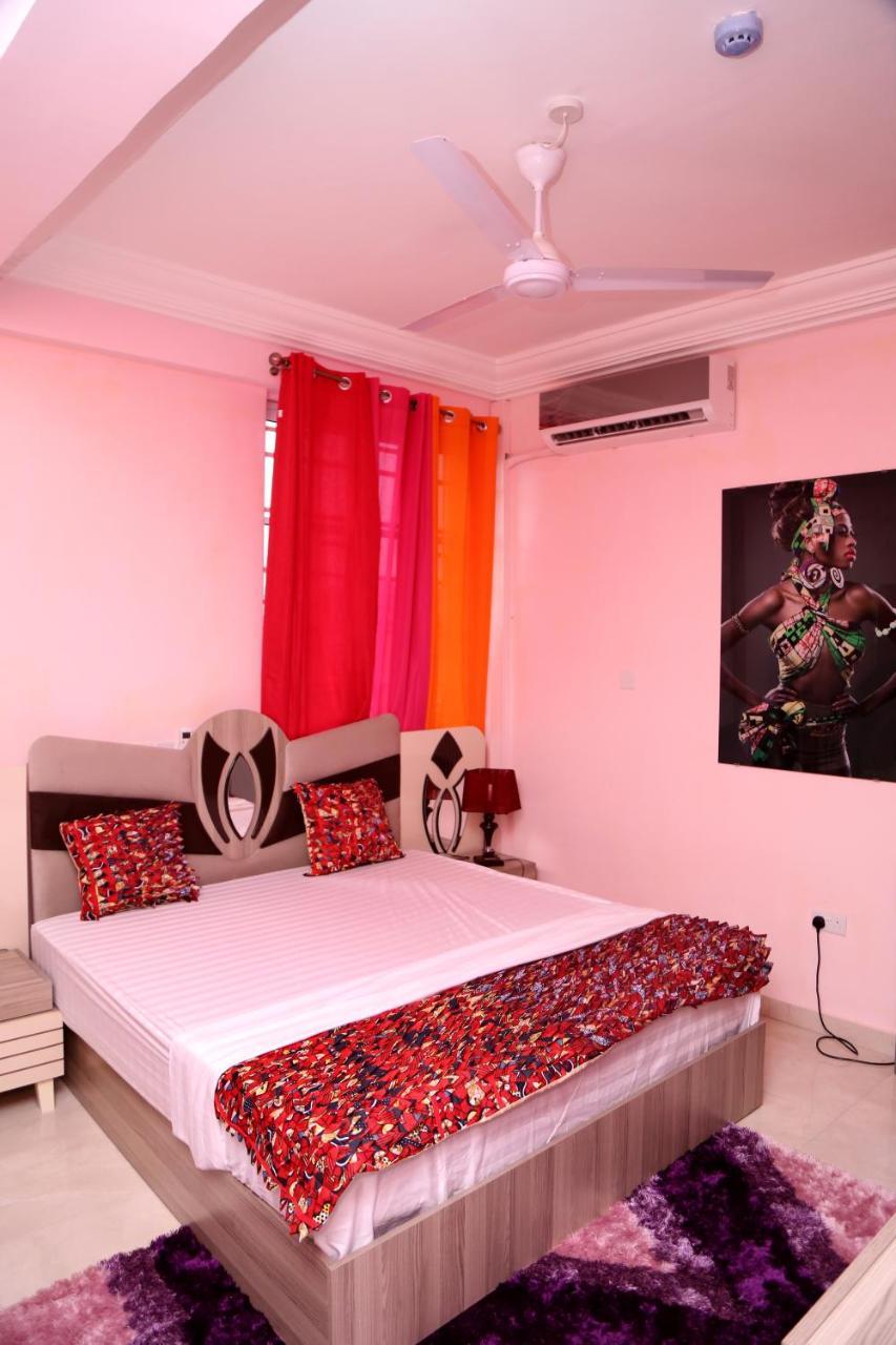 Plus 33 Hotel Nungua Екстер'єр фото