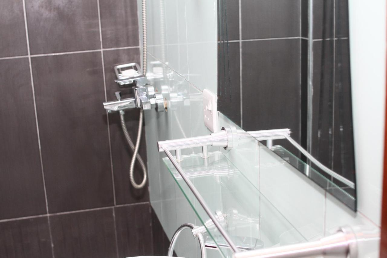 Plus 33 Hotel Nungua Екстер'єр фото