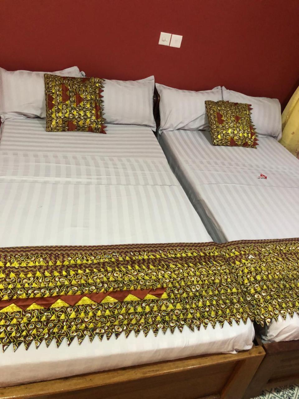Plus 33 Hotel Nungua Екстер'єр фото