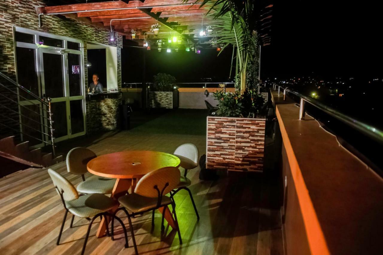 Plus 33 Hotel Nungua Екстер'єр фото