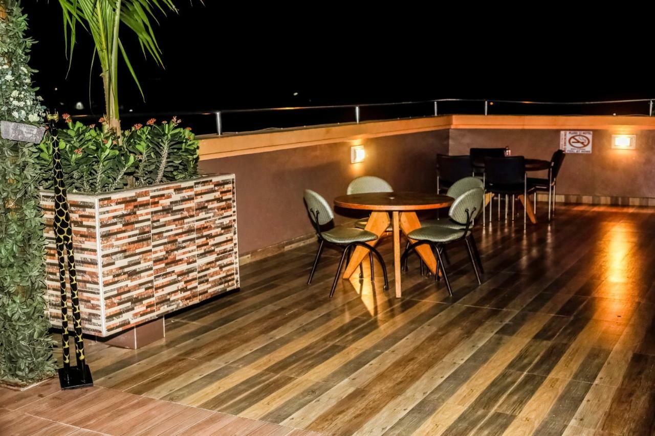 Plus 33 Hotel Nungua Екстер'єр фото